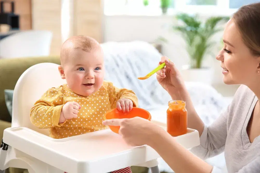 Quelle quantité dans l’assiette de Bébé? Les repères de 4 à 12 mois