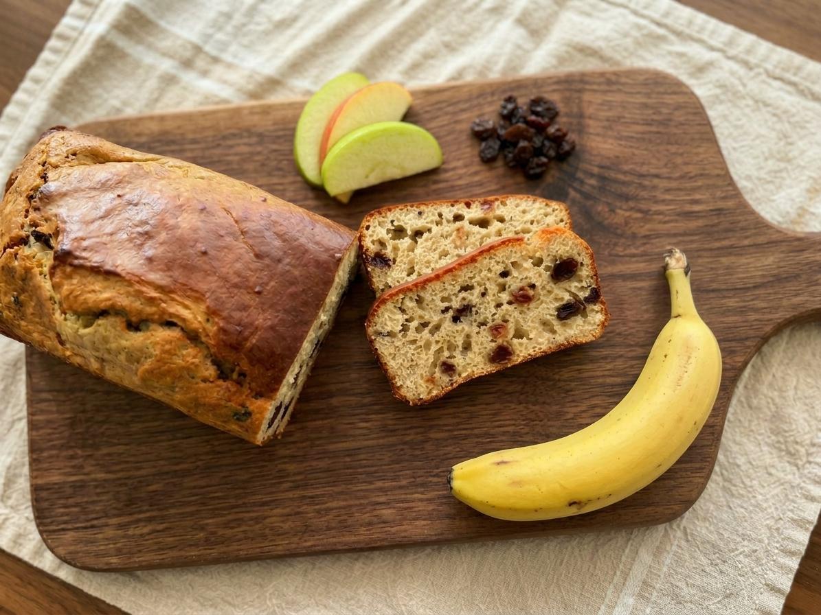 Cake moelleux banane, pomme et raisins secs